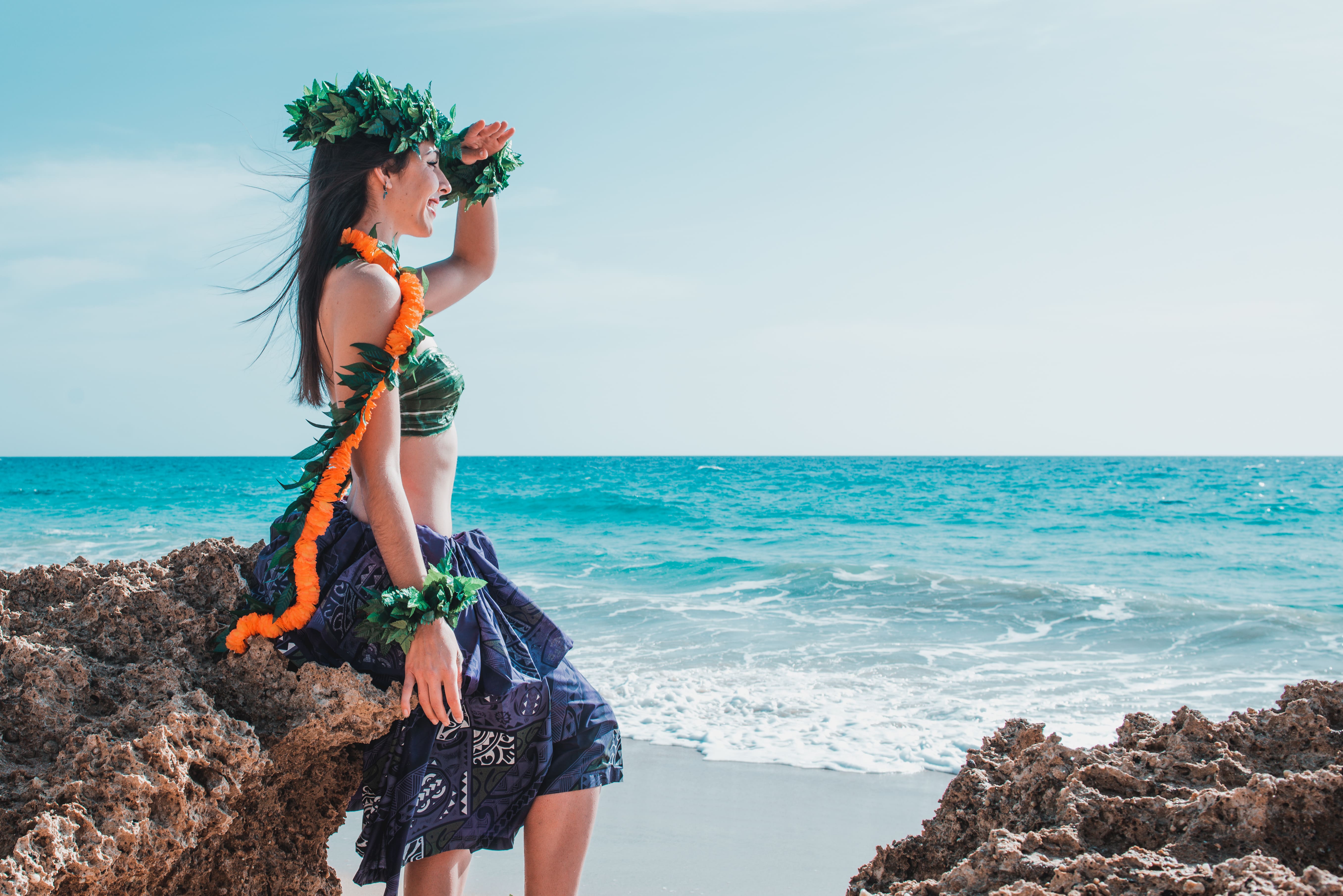 Hawaii elopement couple by the coast at sunset