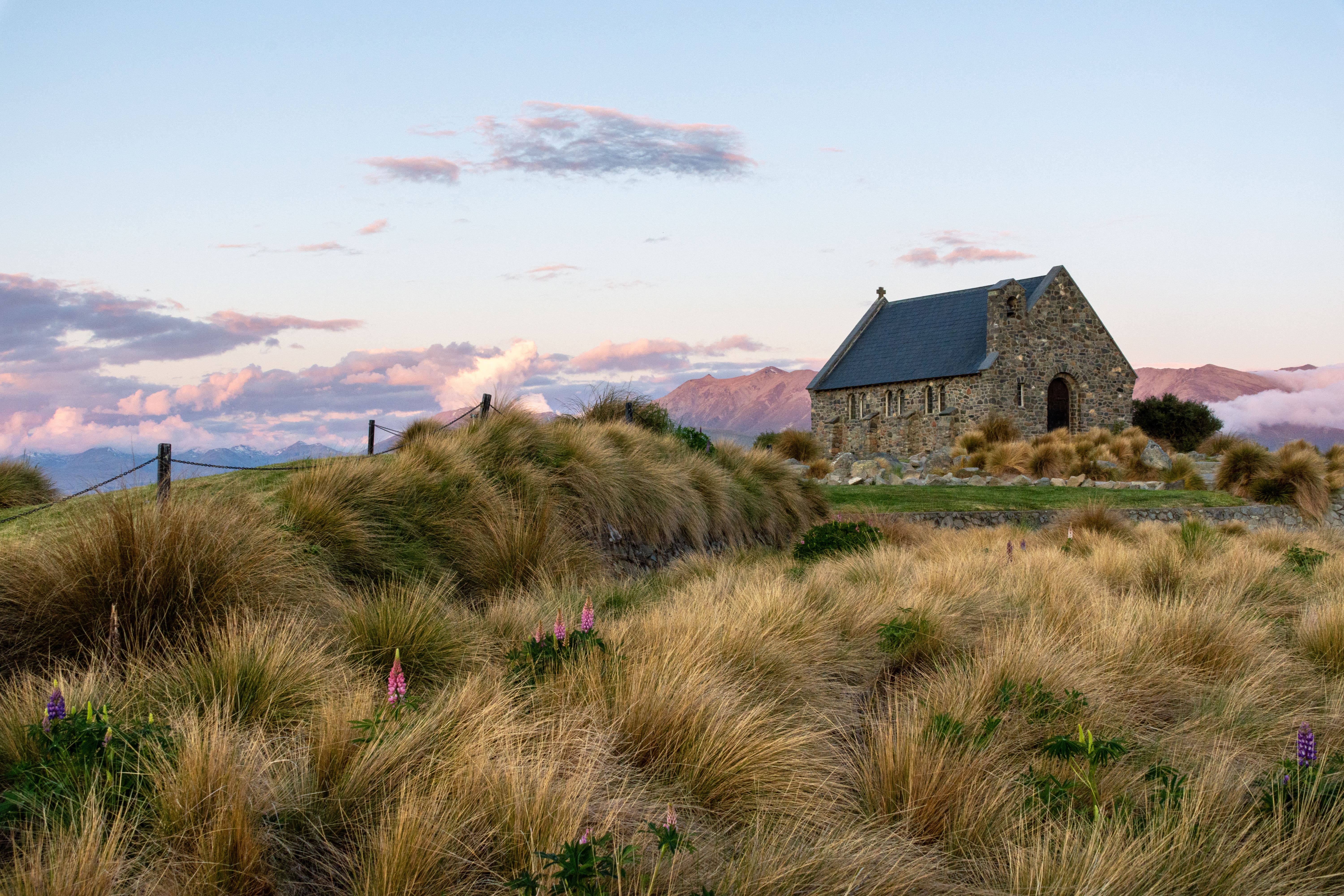 New Zealand elopement couple at Lake Tekapo